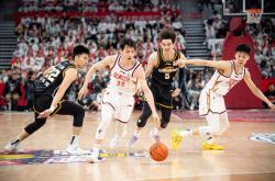 贝博官方app今夜体能课后；多伦多猛龙造点机会备战CBA常规赛；震撼外界；身体对抗强度拉满的简单介绍