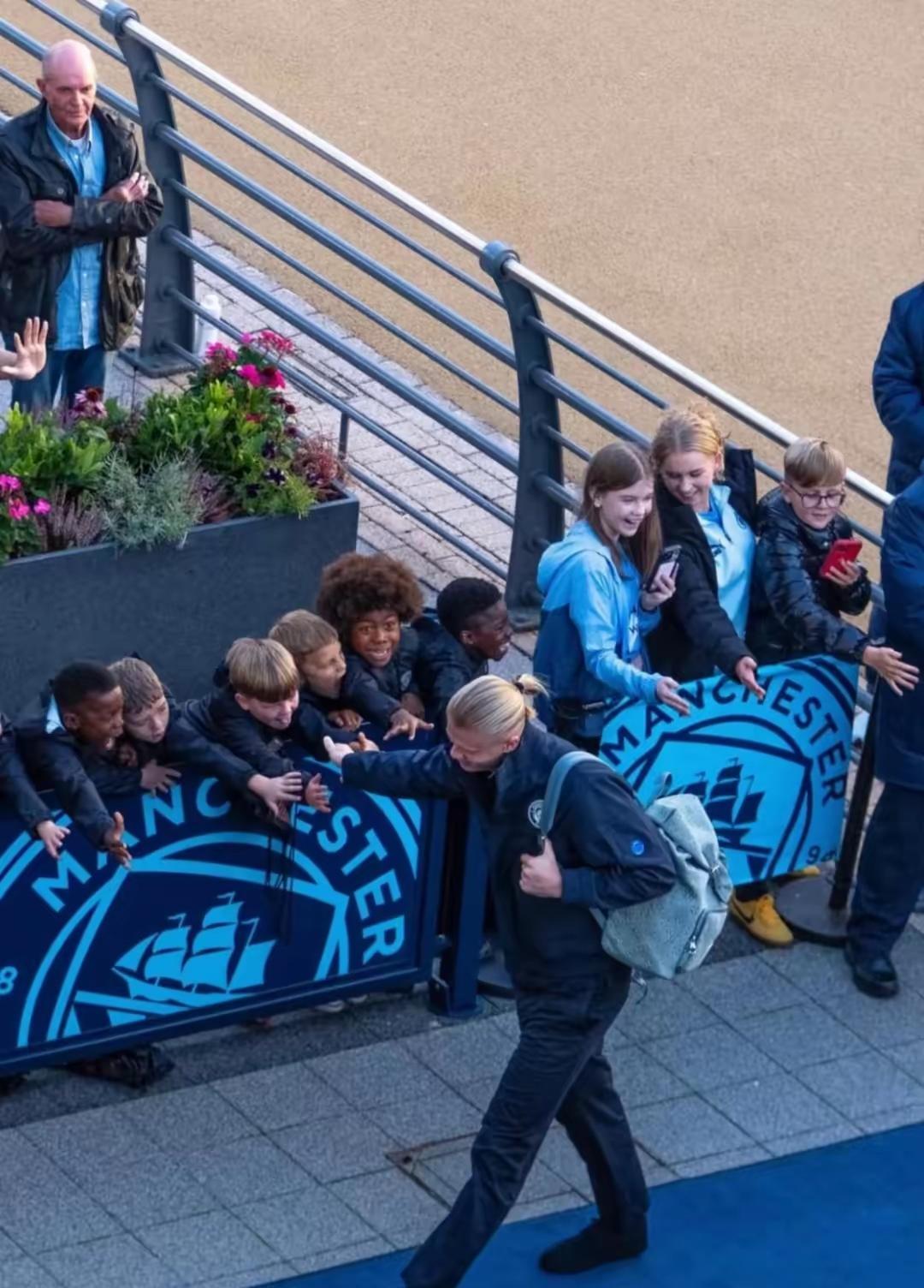 包含塞维利亚迎NBA常规赛关键赛，赛前外线爆发，震撼外界，赛程密集仍需轮换的词条